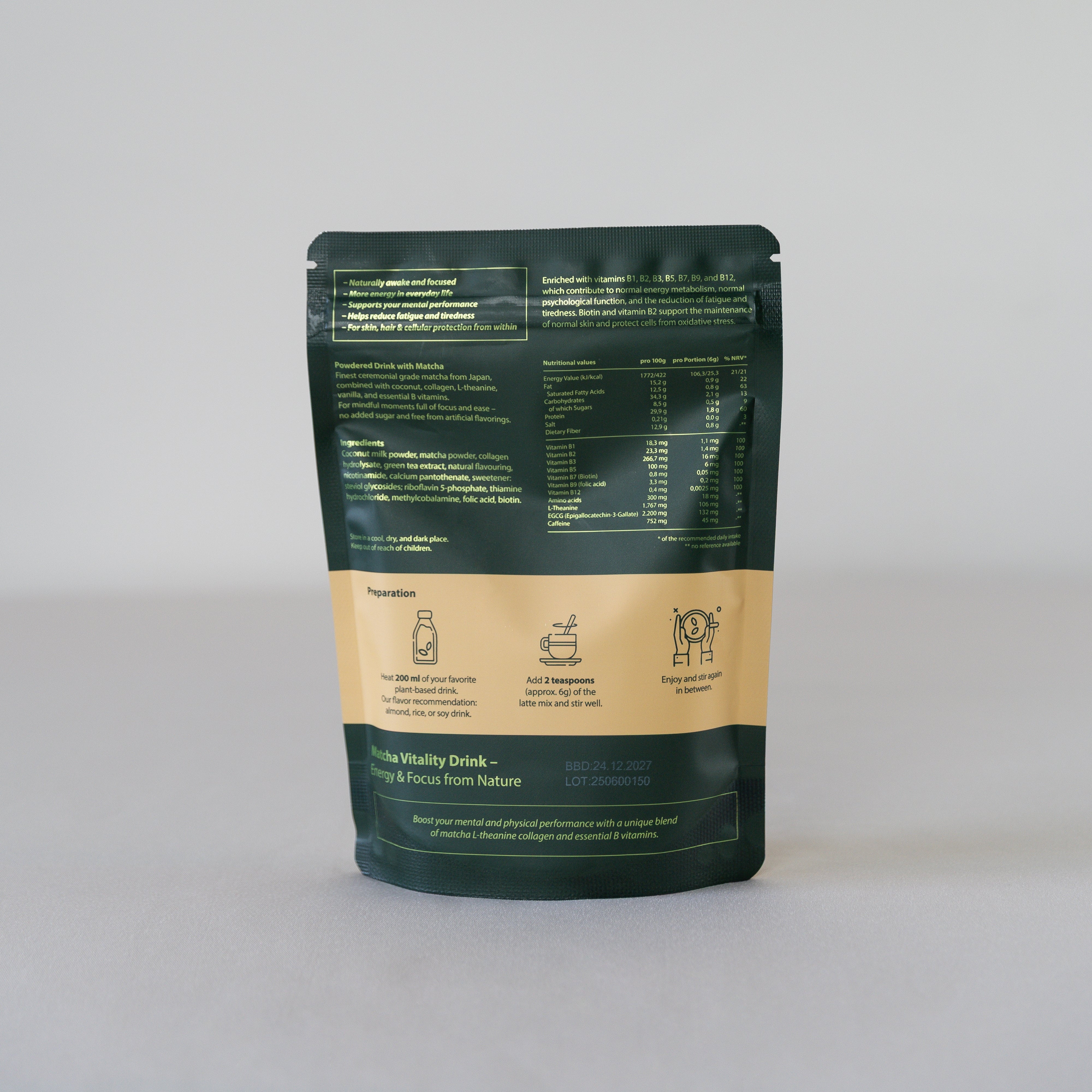 Rückseite Bio Matcha Kollagen Drink: Nährwerttabelle, Inhaltsstoffe und Zubereitungstipps für Matcha Vitality Drink.